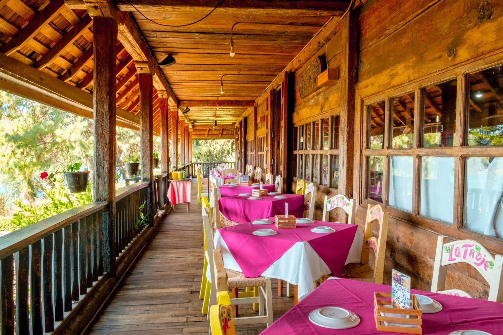 Zirahuen Forest And Resort Экстерьер фото