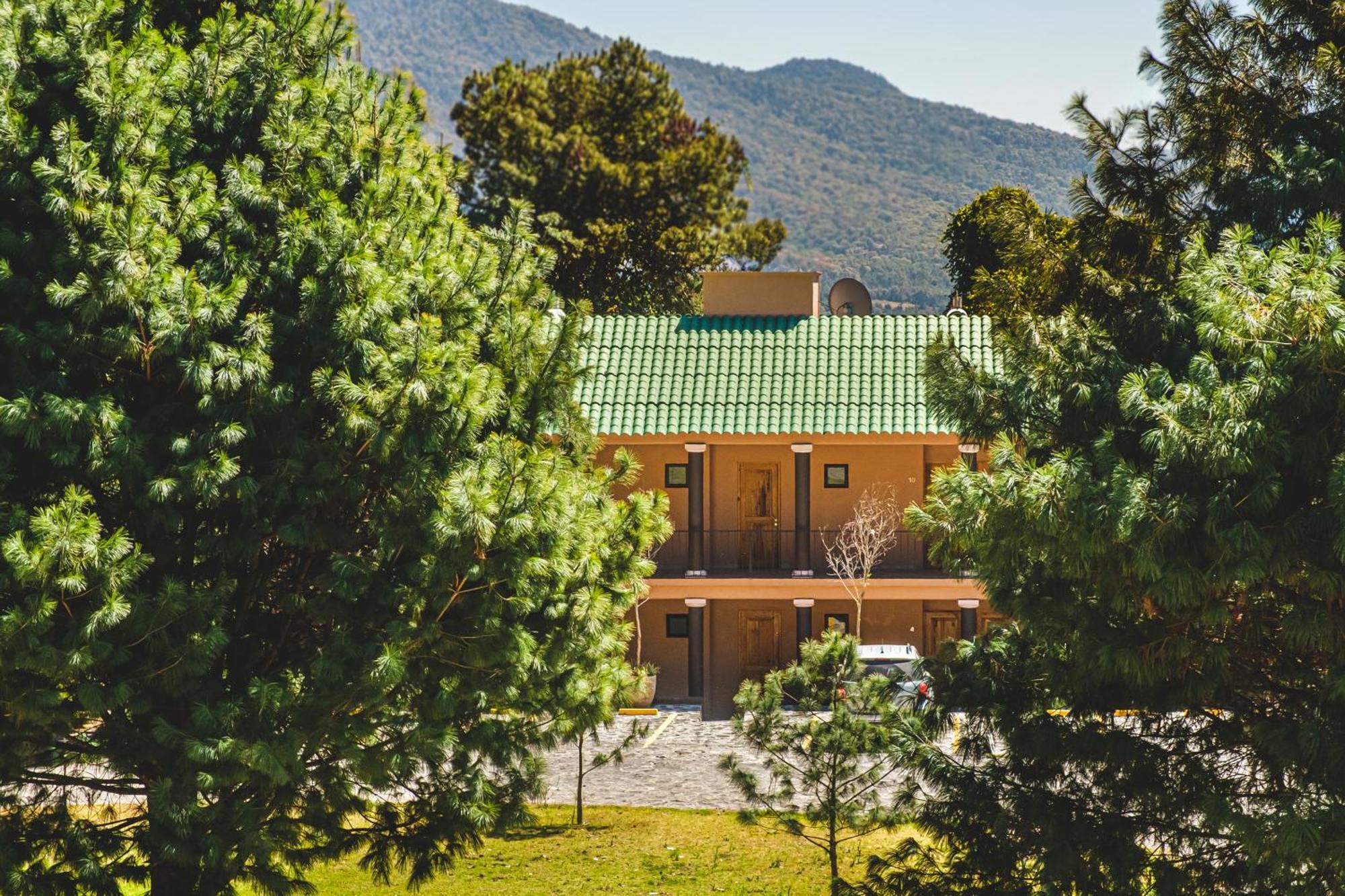 Zirahuen Forest And Resort Экстерьер фото